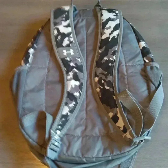 Under Armour Backpack - Picture 2 of 2